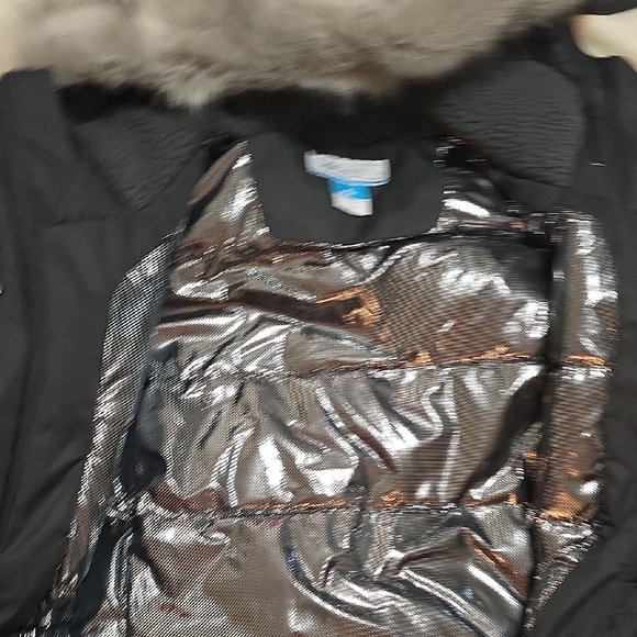 Columbia Charcoal Hooded Jacket. Mountan Jaquet. - Picture 8 of 8